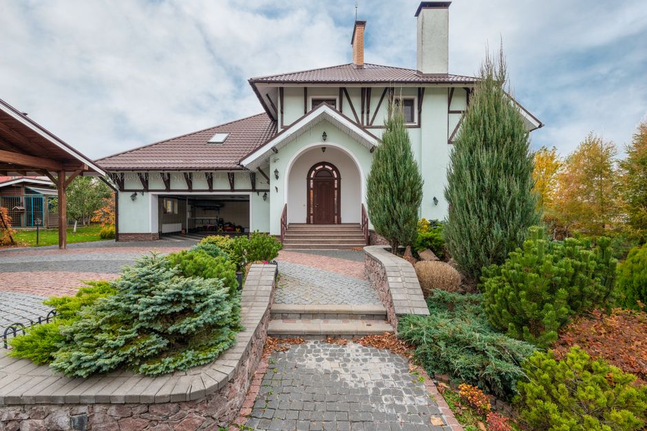 House curb appeal